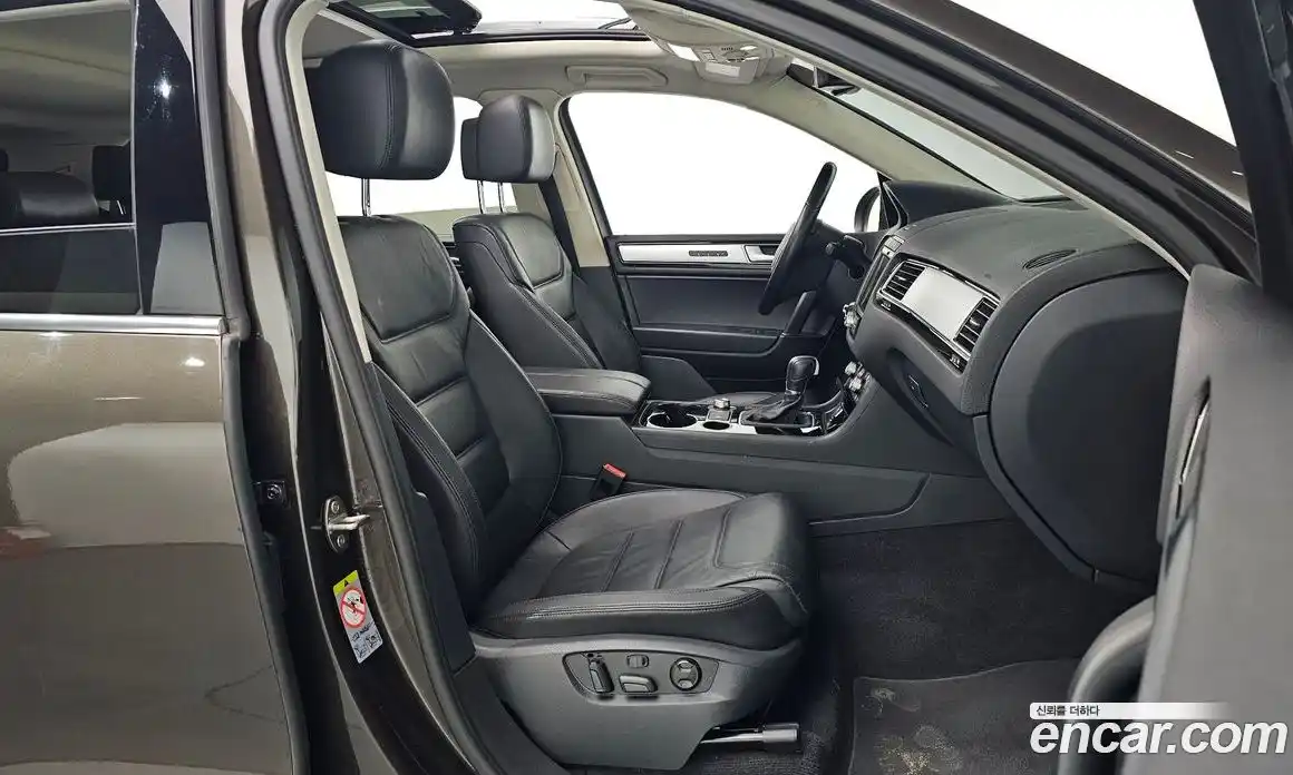 Volkswagen Touareg 2015 3.0 гидро в Москве № 215360, фото 10