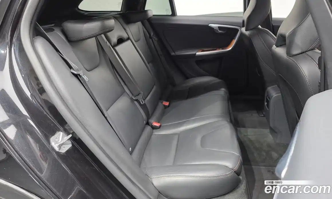 Volvo V60 2016 2.4 гидро в Москве № 228648, фото 12