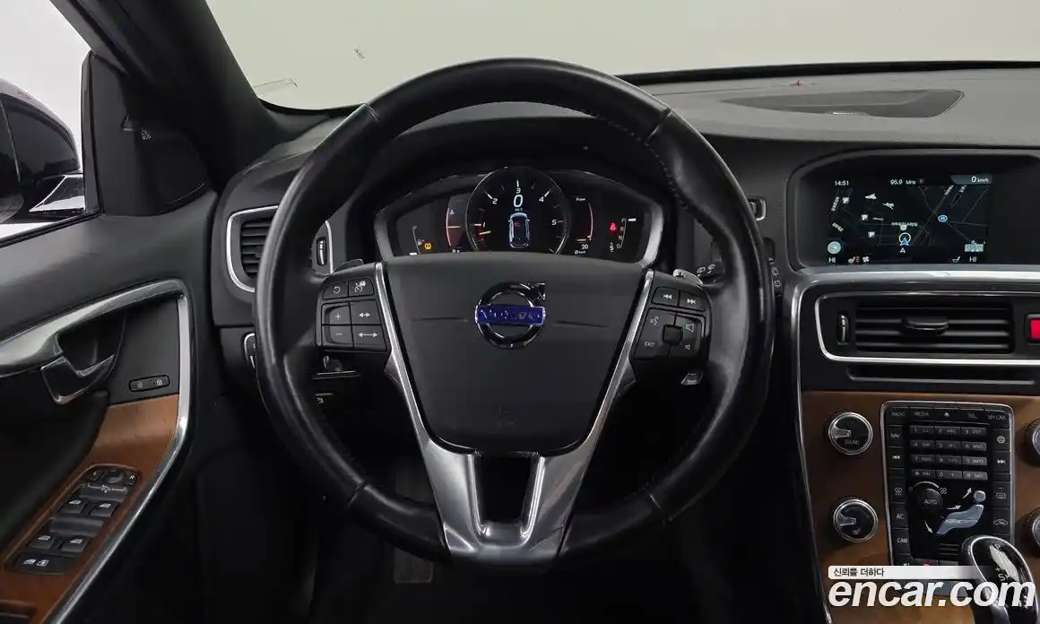 Volvo V60 2016 2.4 гидро в Москве № 228648, фото 13