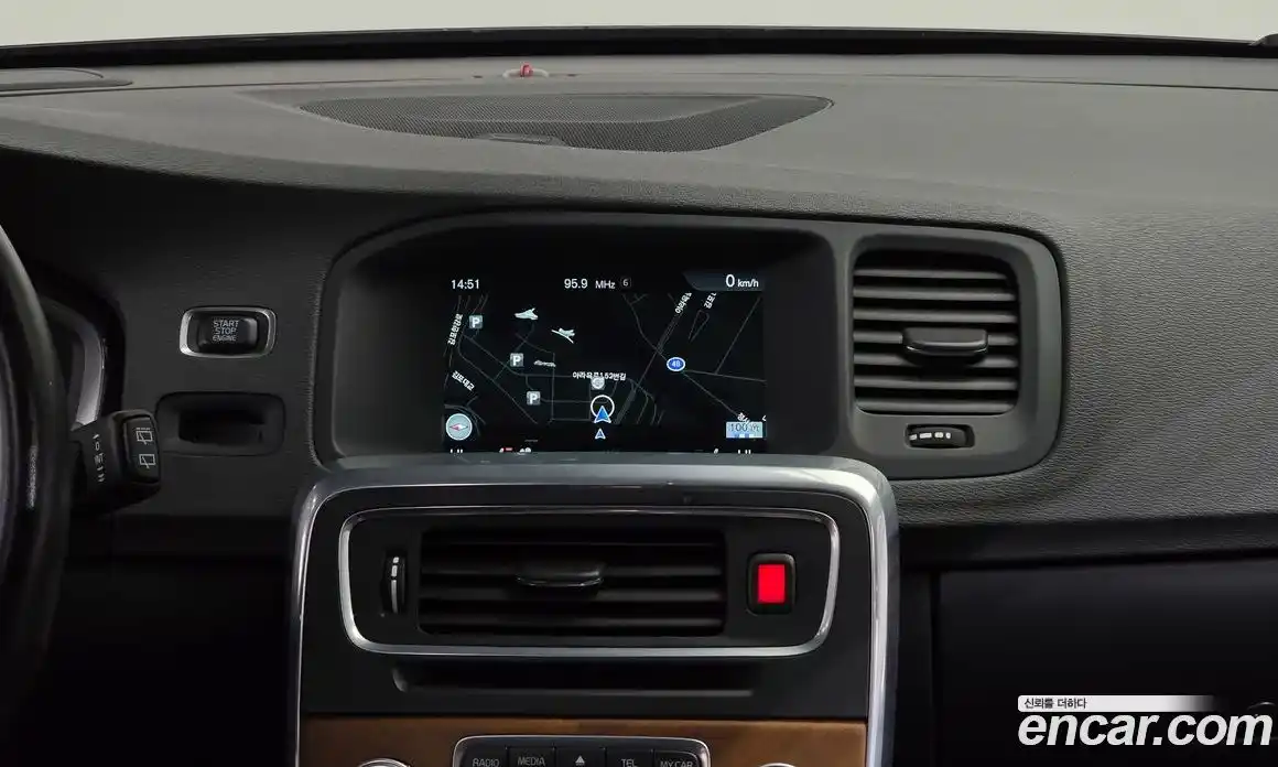 Volvo V60 2016 2.4 гидро в Москве № 228648, фото 14
