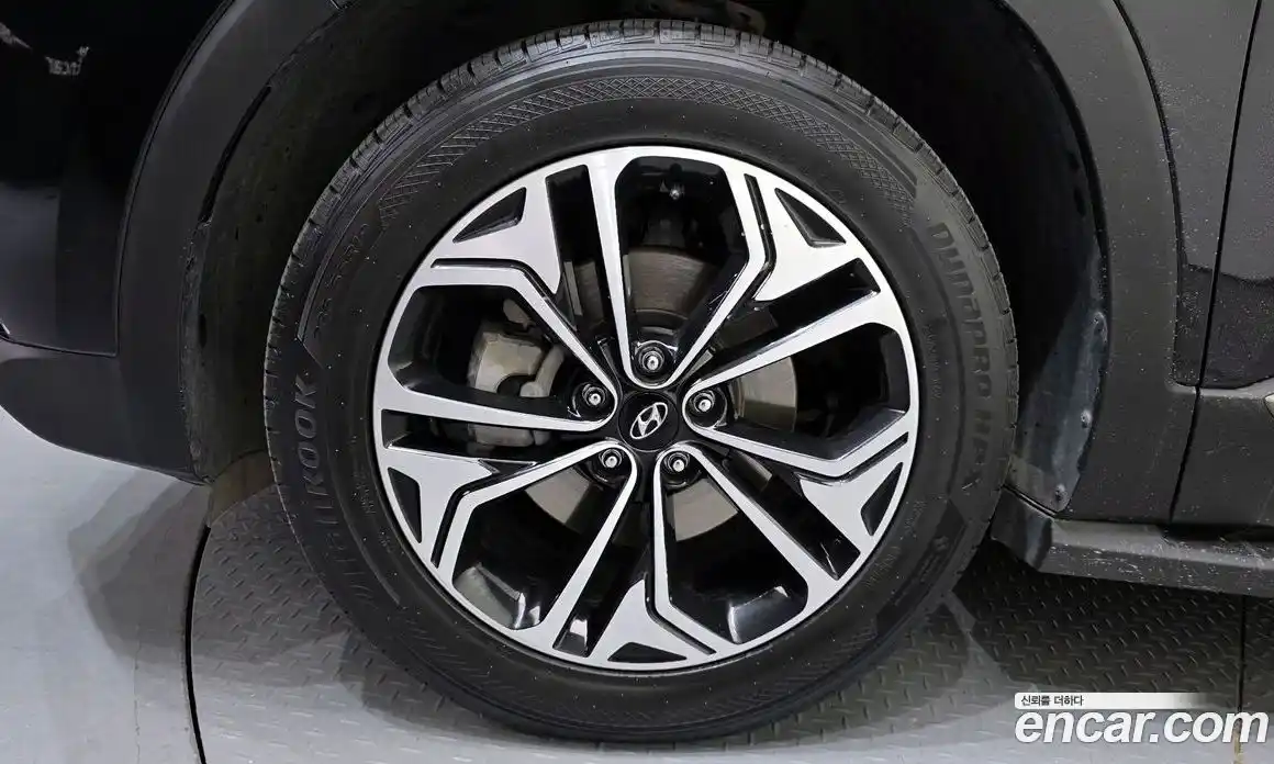 Hyundai Santa Fe 2019 2.0 гидро в Москве № 246698, фото 5