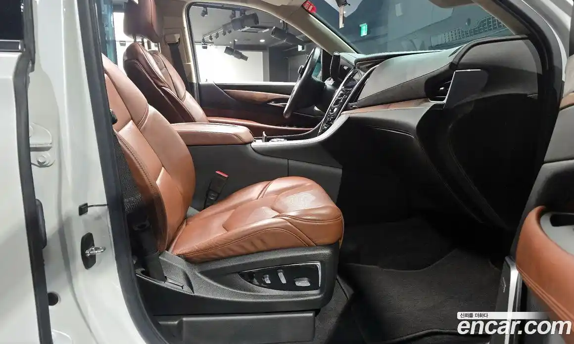 Cadillac Escalade 2020 6.2 гидро в Москве № 256432, фото 11