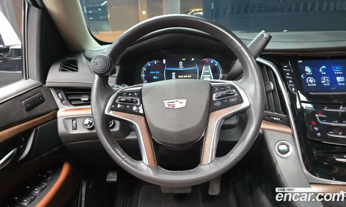 Cadillac Escalade 2020 6.2 гидро в Москве № 256432, фото 13