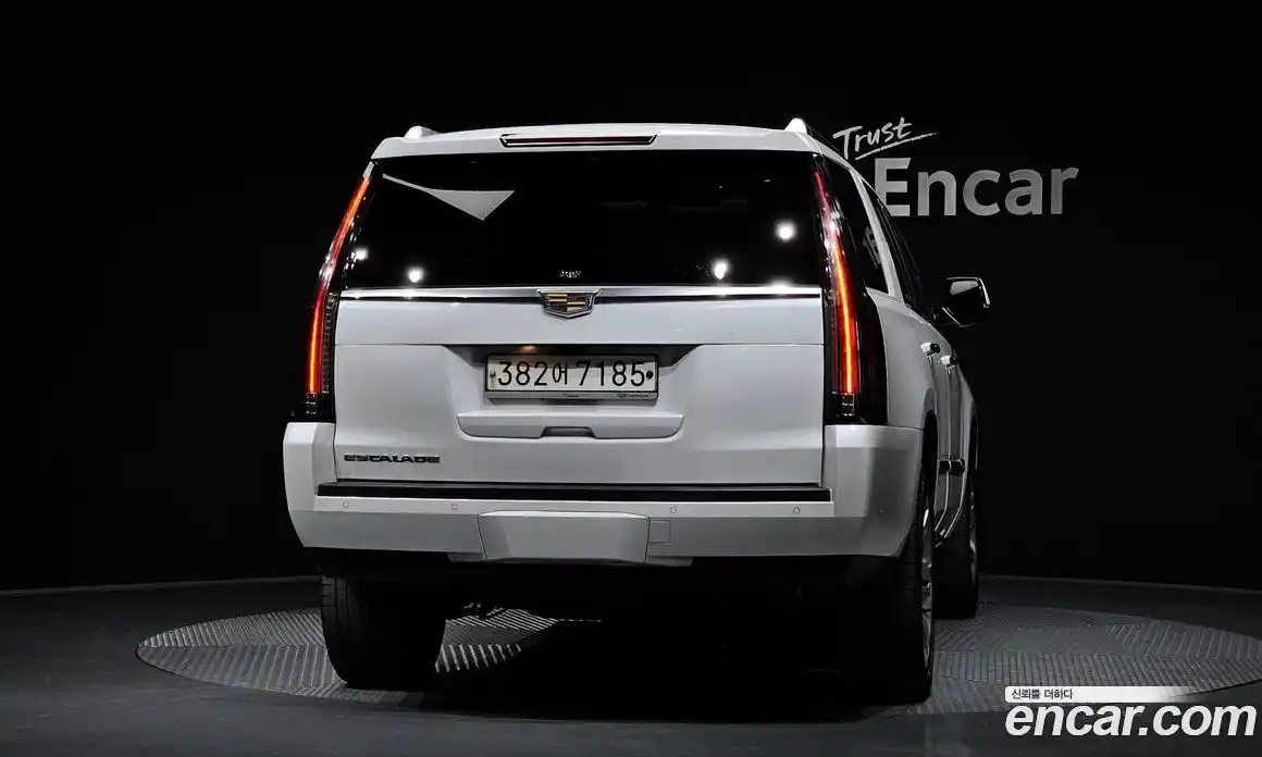 Cadillac Escalade 2020 6.2 гидро в Москве № 256432, фото 4