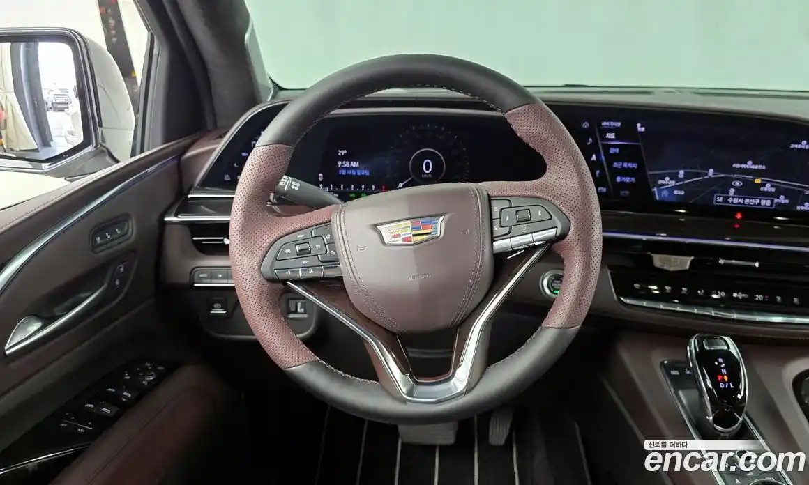 Cadillac Escalade 2023 6.2 гидро в Москве № 256448, фото 13