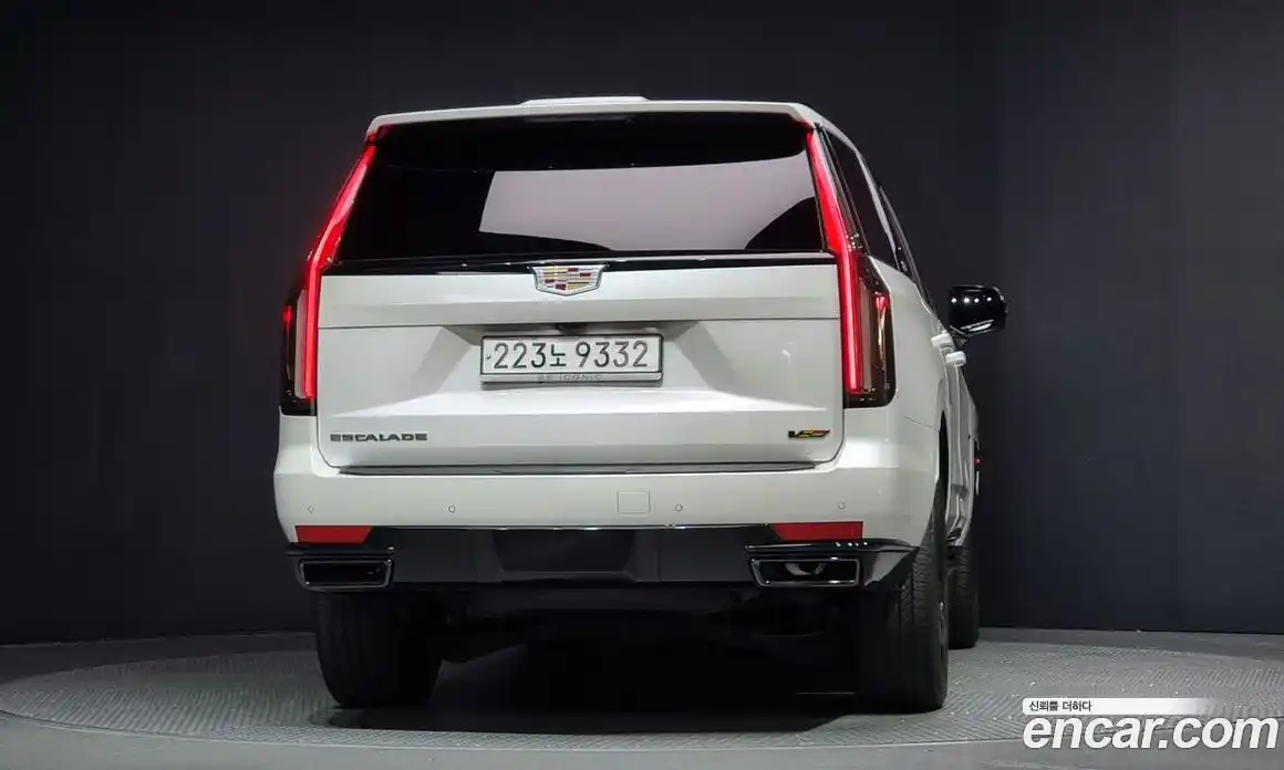Cadillac Escalade 2023 6.2 гидро в Москве № 256448, фото 4