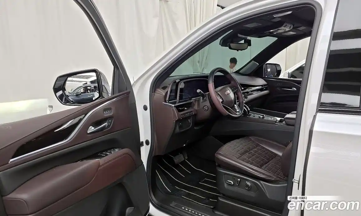 Cadillac Escalade 2023 6.2 гидро в Москве № 256448, фото 10