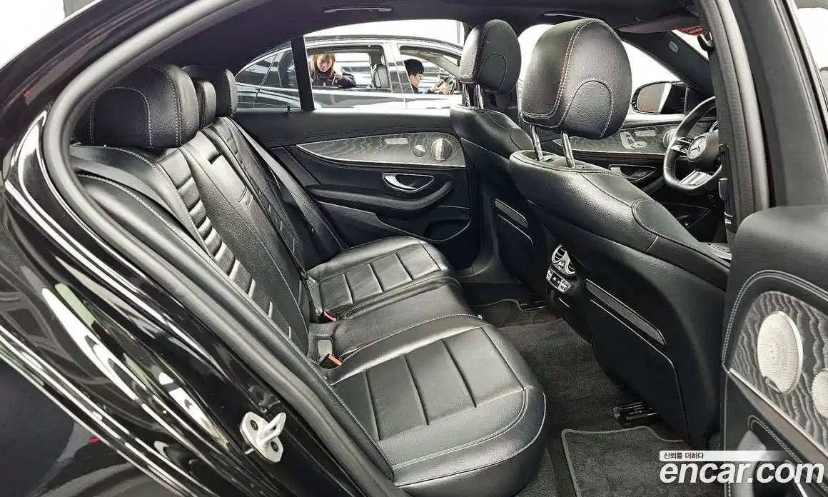 Mercedes-Benz E-Class 2023 2.0 гидро, фото 12