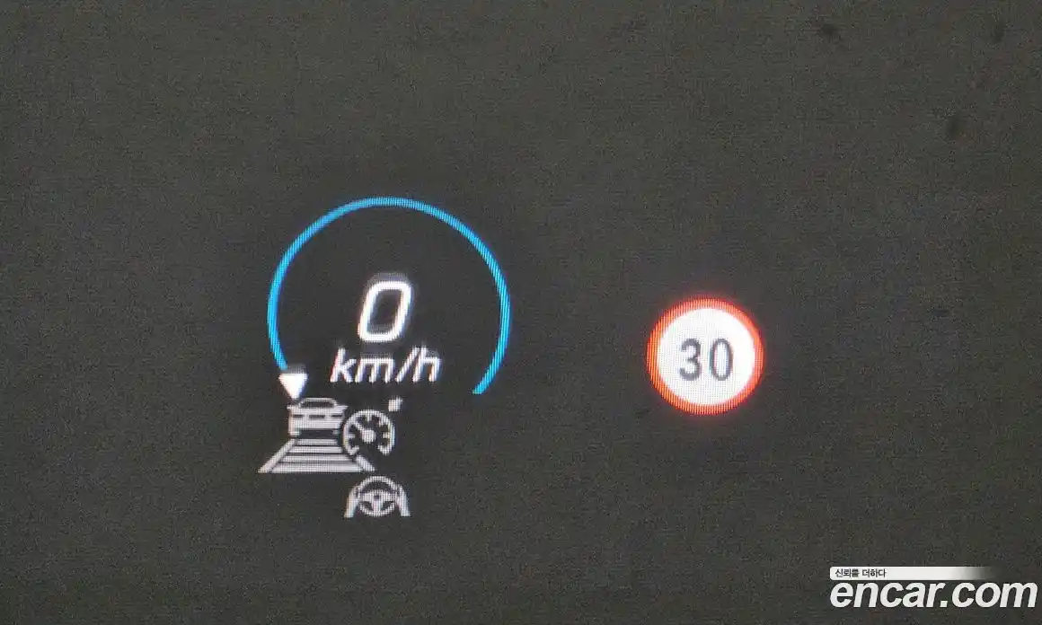 Mercedes-Benz E-Class 2023 2.0 гидро, фото 17