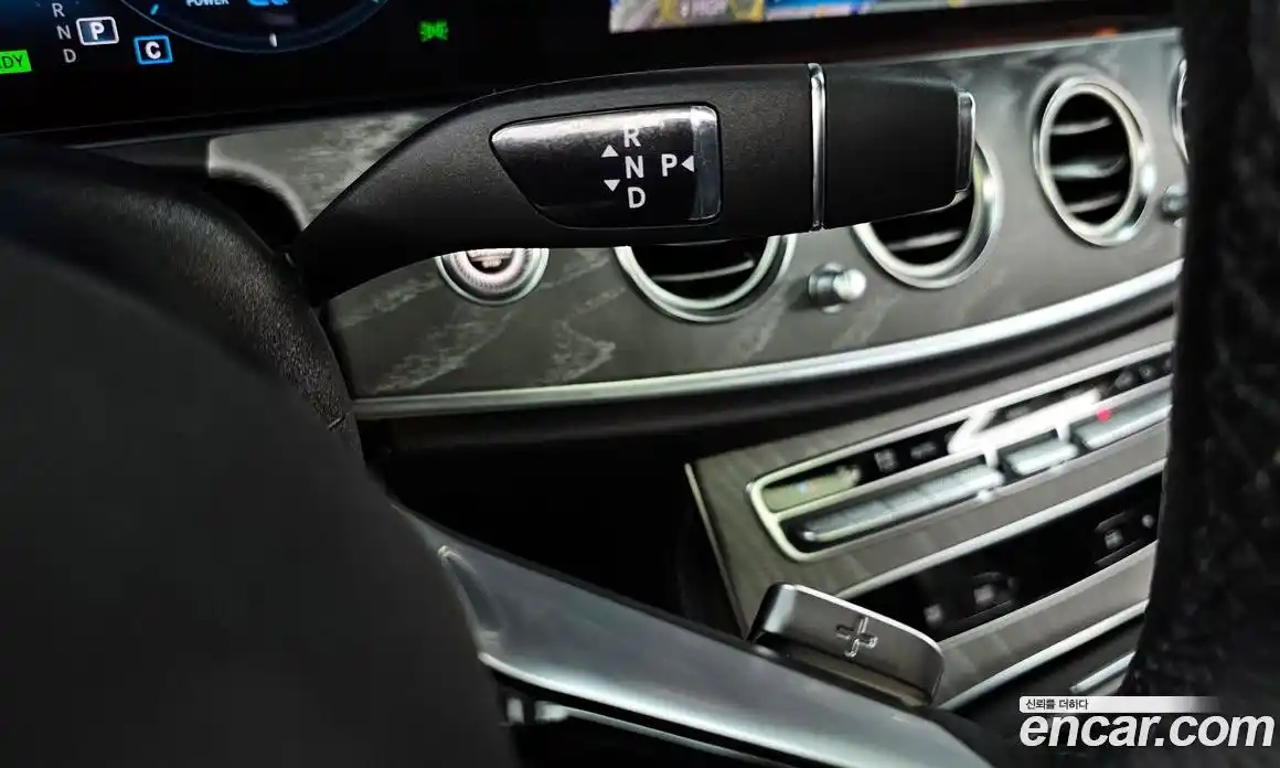 Mercedes-Benz E-Class 2023 2.0 гидро, фото 9