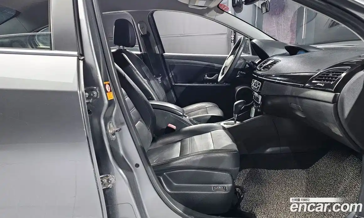 Renault SM3 2015 1.6 гидро в Москве № 106344, фото 11