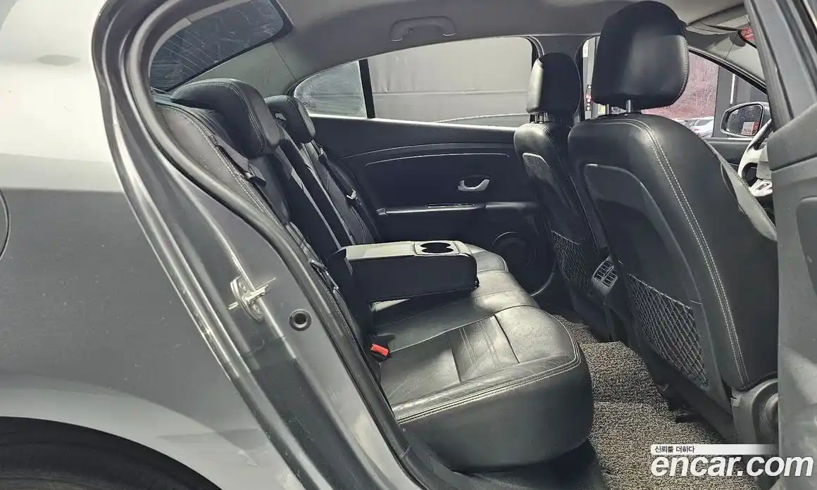 Renault SM3 2015 1.6 гидро в Москве № 106344, фото 12