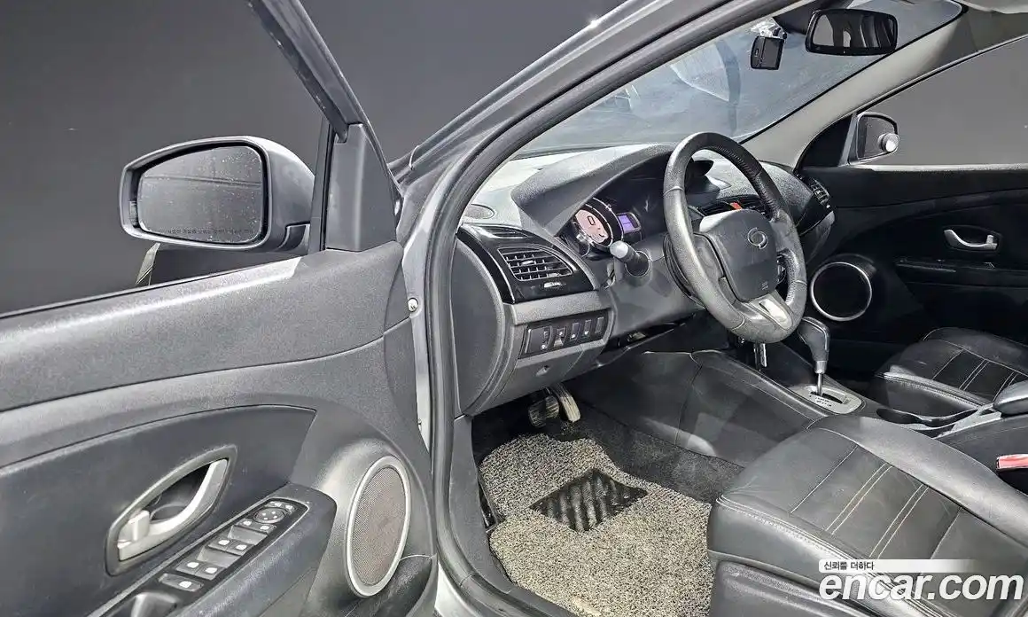 Renault SM3 2015 1.6 гидро в Москве № 106344, фото 10