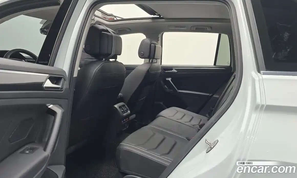 Volkswagen Tiguan 2024 2.0 гидро в Москве № 199059, фото 12