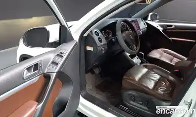 Volkswagen Tiguan 2014 2.0 гидро в Москве № 199173, миниатюра 11