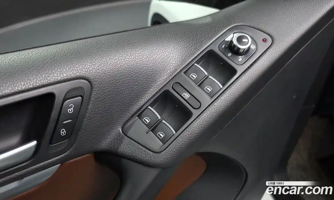 Volkswagen Tiguan 2014 2.0 гидро в Москве № 199173, фото 15
