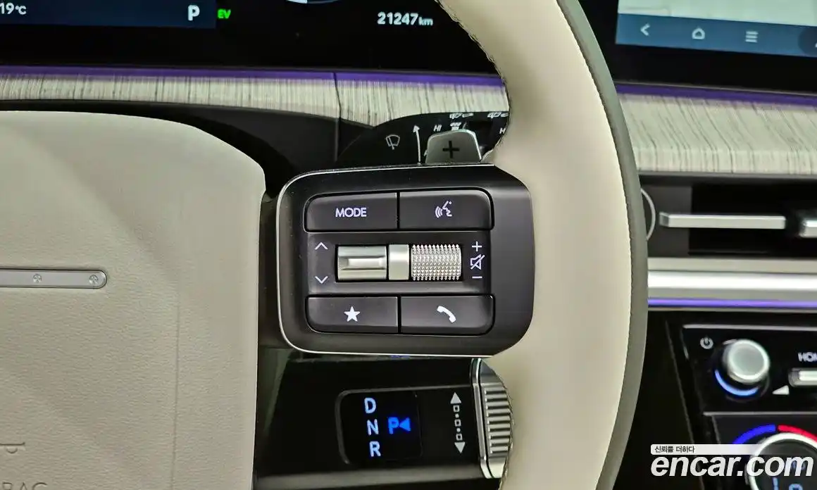Hyundai Santa Fe 2024 1.6 гидро в Москве № 2049916, фото 34