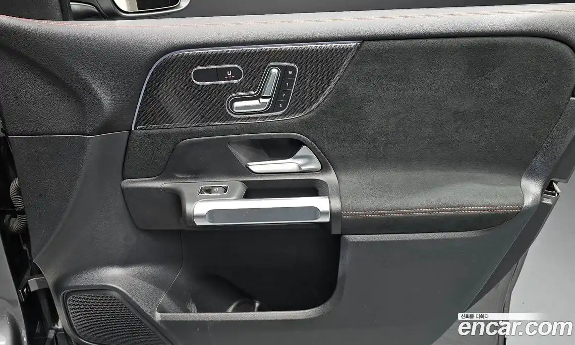 Mercedes-Benz GLB-Class 2023 2.0 гидро в Москве № 2050120, фото 15