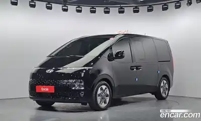 Hyundai Staria Tourer 11-Seater Modern
