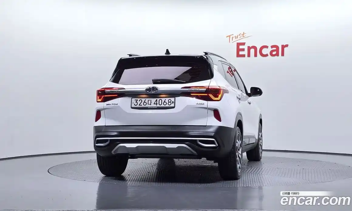 Kia Seltos 2020 1.6 гидро в Москве № 2051003, фото 4