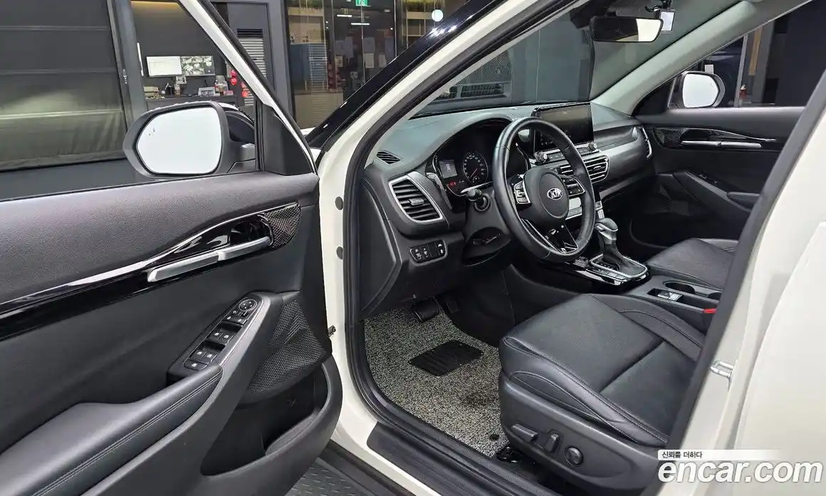 Kia Seltos 2020 1.6 гидро в Москве № 2051003, фото 10