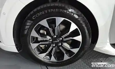 Kia Canival 2023 3.5 гидро в Москве № 2051058, миниатюра 5