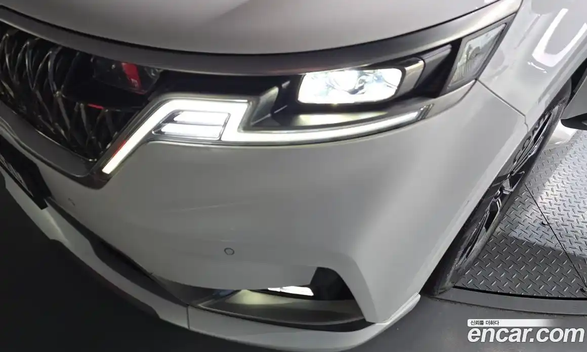 Kia Canival 2023 3.5 гидро в Москве № 2051058, фото 8