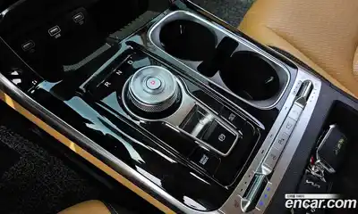 Kia Canival 2023 2.2 гидро в Москве № 2051373, миниатюра 9