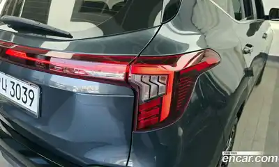 Kia Seltos 2023 1.6 гидро в Москве № 2051376, миниатюра 9