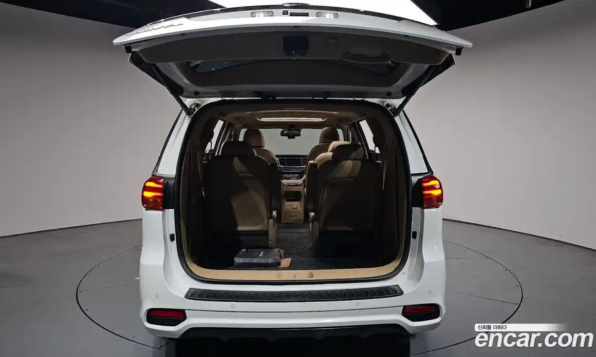 Kia Canival 2020 2.2 гидро в Москве № 2051387, фото 25