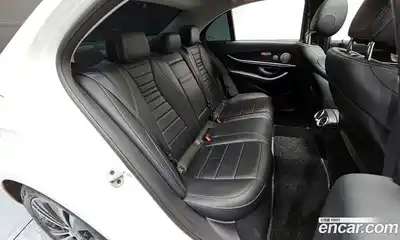 Mercedes-Benz E-Class 2020 2.0 гидро в Москве № 2051502, миниатюра 11