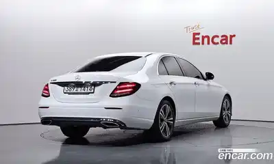 Mercedes-Benz E-Class 2020 2.0 гидро в Москве № 2051502, миниатюра 2