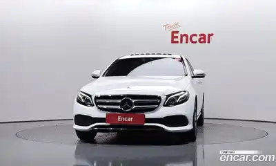 Mercedes-Benz E-Class 2020 2.0 гидро в Москве № 2051502, миниатюра 3