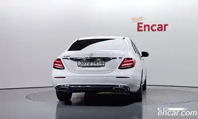 Mercedes-Benz E-Class 2020 2.0 гидро в Москве № 2051502, миниатюра 4
