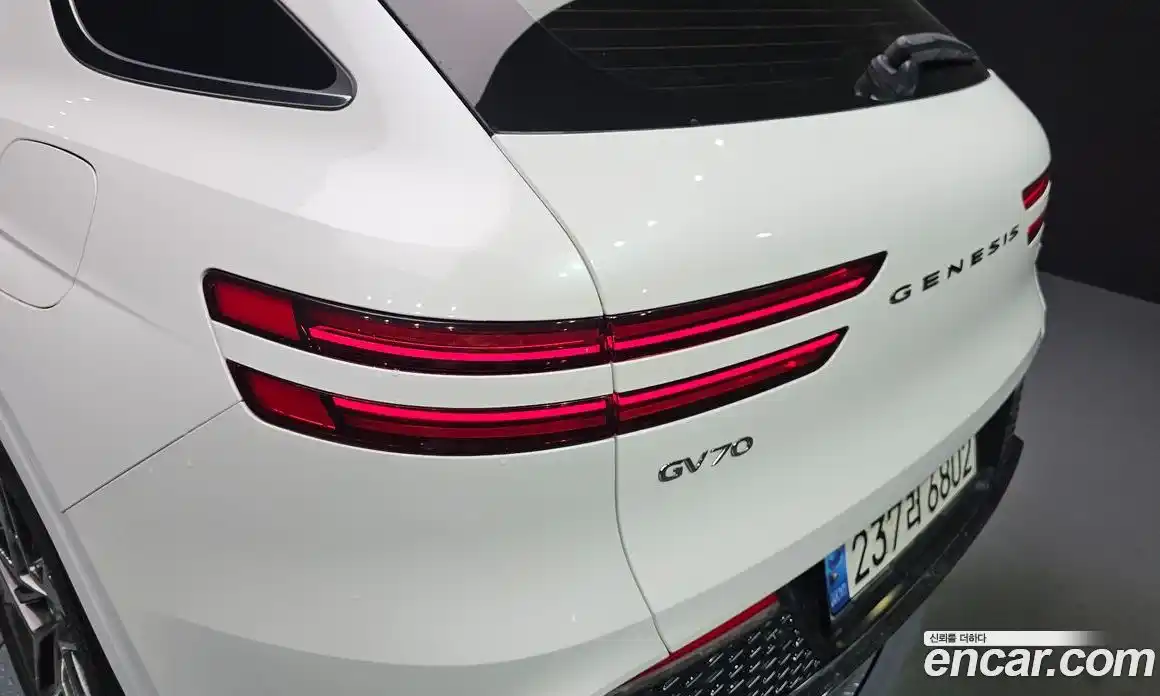 Genesis GV70 2021 2.2 гидро в Москве № 2051843, фото 9