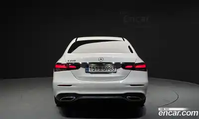 Mercedes-Benz E-Class 2022 2.0 гидро в Москве № 2052331, миниатюра 4