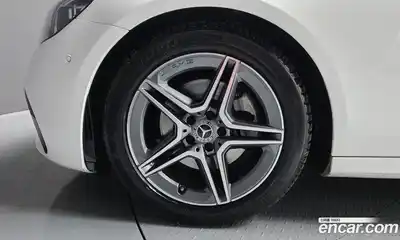Mercedes-Benz E-Class 2022 2.0 гидро в Москве № 2052331, миниатюра 5