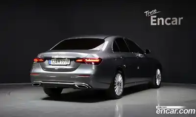Mercedes-Benz E-Class 2021 2.0 гидро в Москве № 2052669, миниатюра 2