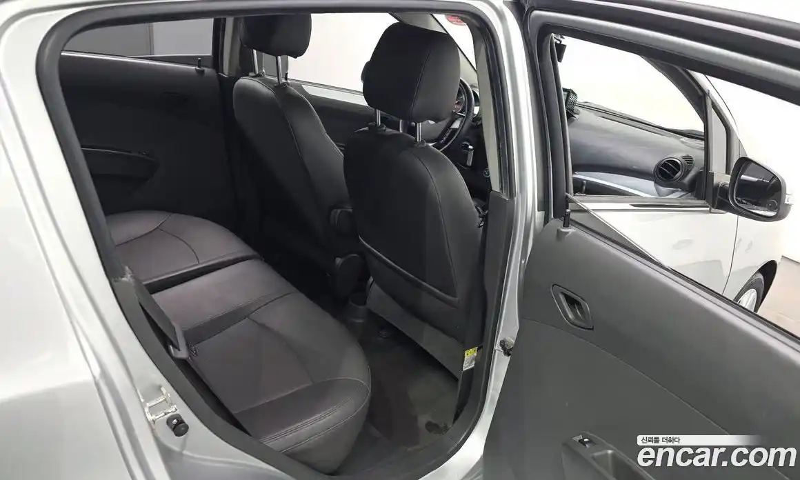 Chevrolet Spark 2014 1.0 гидро в Москве № 2053285, фото 17