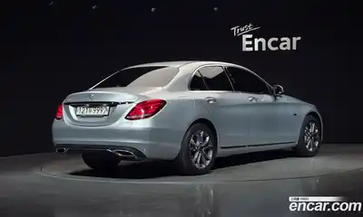 Mercedes-Benz C-Class 2018 2.0 гидро в Москве № 2054280, миниатюра 2