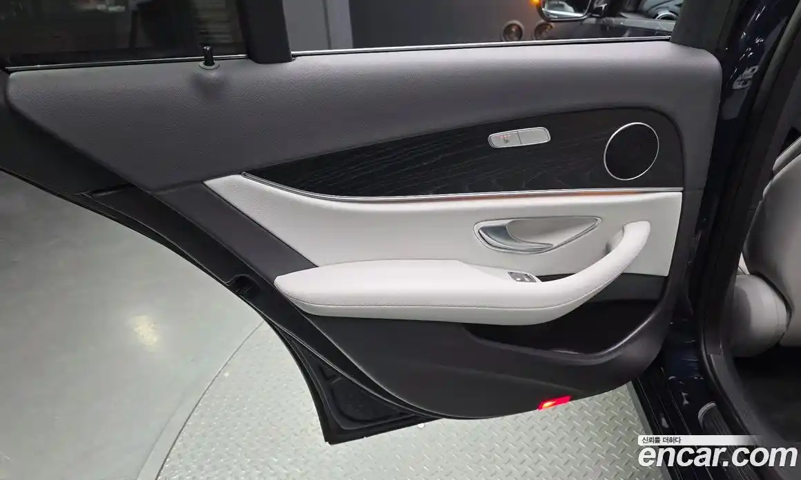 Mercedes-Benz E-Class 2022 2.0 гидро в Москве № 2054524, фото 15