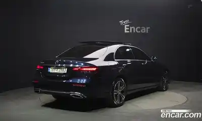 Mercedes-Benz E-Class 2022 2.0 гидро в Москве № 2054524, миниатюра 2