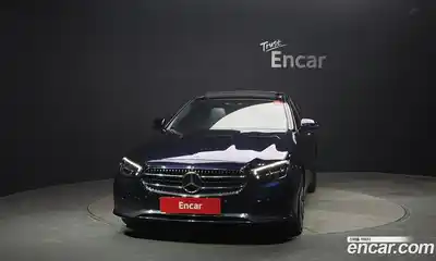Mercedes-Benz E-Class 2022 2.0 гидро в Москве № 2054524, миниатюра 3