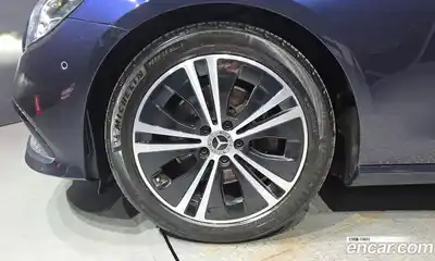 Mercedes-Benz E-Class 2022 2.0 гидро в Москве № 2054524, миниатюра 5