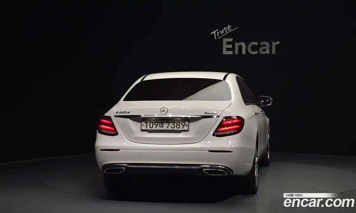 Mercedes-Benz E-Class 2017 1.9 гидро в Москве № 2054569, фото 4