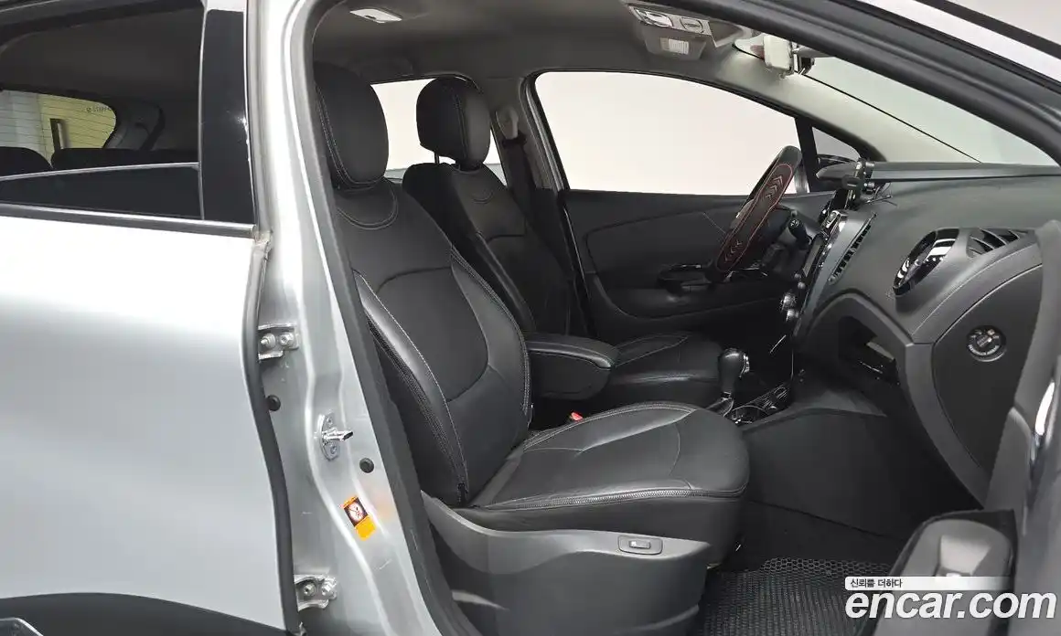 Renault QM3 2015 1.5 гидро в Москве № 2055383, фото 11