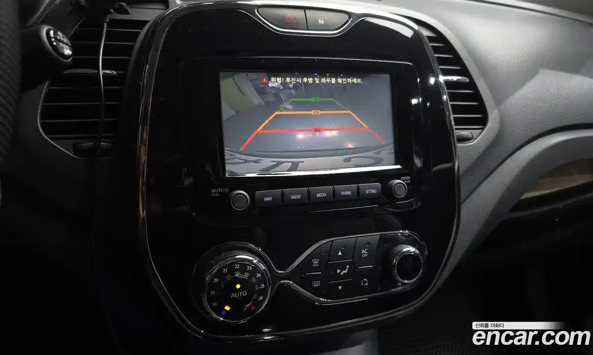 Renault QM3 2015 1.5 гидро в Москве № 2055383, фото 15