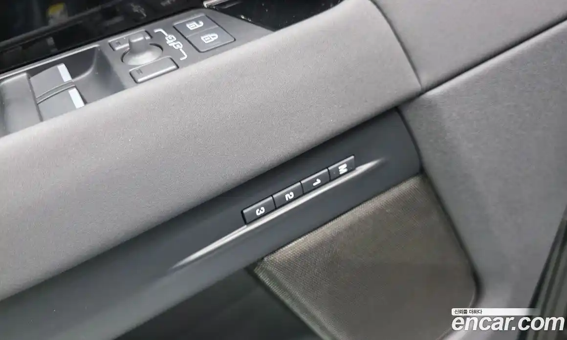 Land Rover Range-Rover Evoque 2024 2.0 гидро в Москве № 2058765, фото 28
