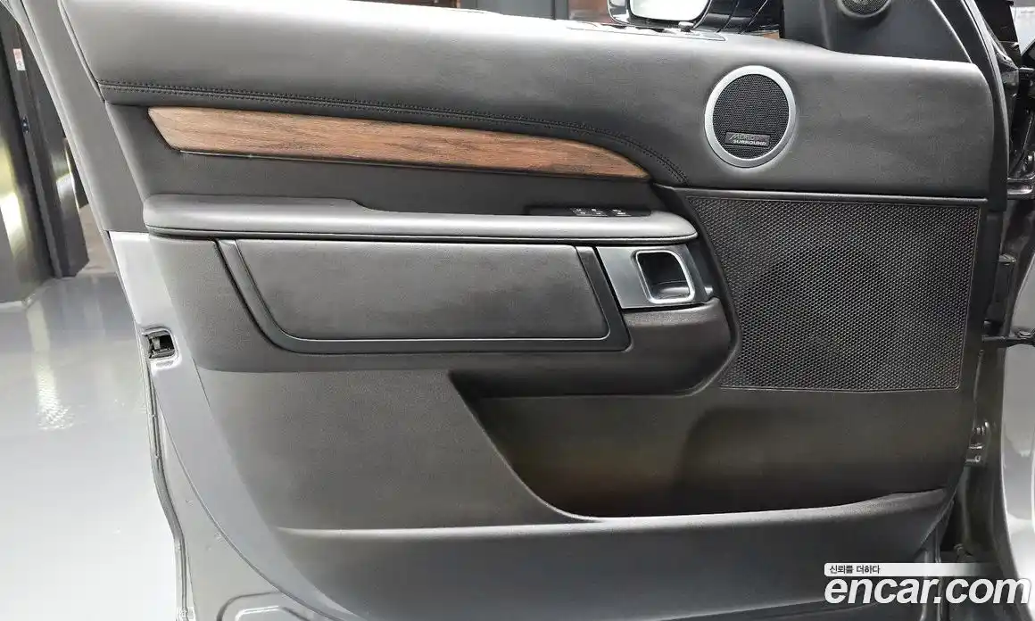 Land Rover Discovery 2018 3.0 гидро в Москве № 2058773, фото 14