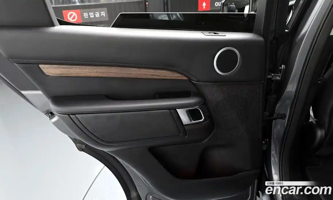 Land Rover Discovery 2018 3.0 гидро в Москве № 2058773, фото 15